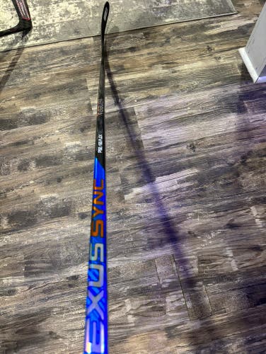 New Left Hand P92 Nexus Sync Hockey Stick
