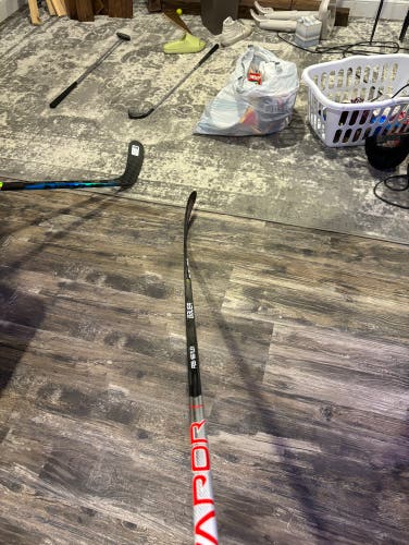 New Left Hand P28 Vapor Hyperlite Hockey Stick
