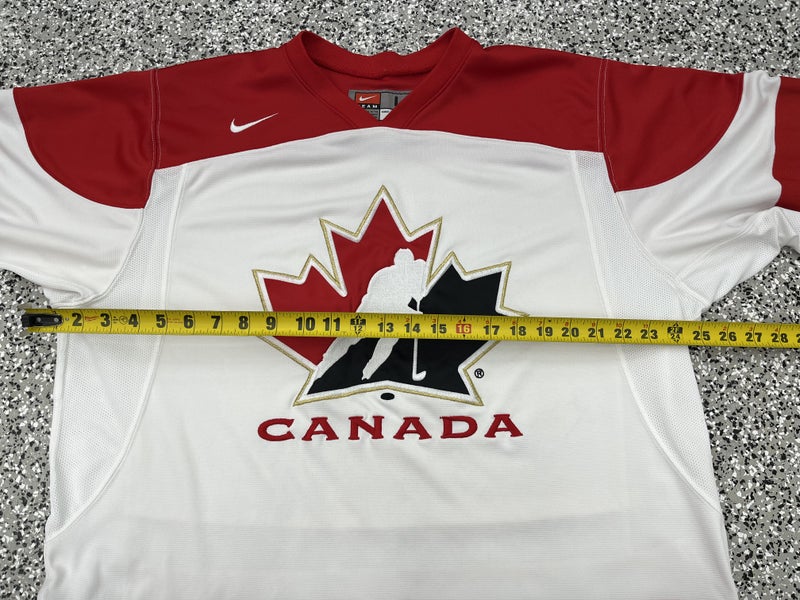 Vintage Canada hockey Nike White Jersey size Medium