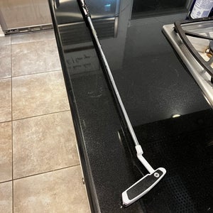 White Used Right Handed Versa Putter