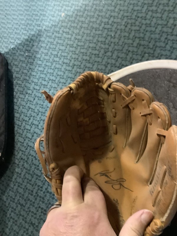 Used Rawlings MM13S 8 Fielders Gloves Fielders Gloves