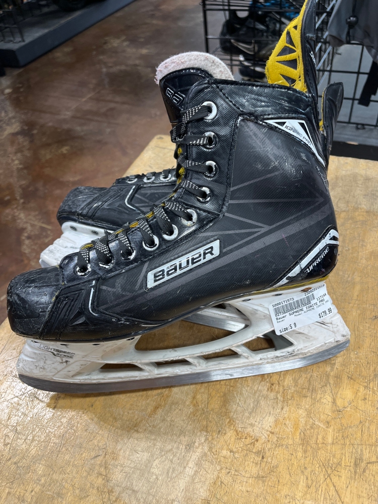 Used Bauer Regular Width Size 9 Supreme Ignite Pro Hockey Skates
