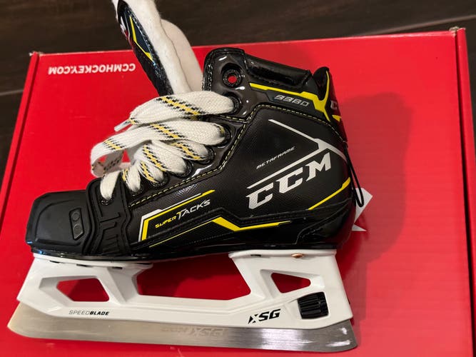 Used CCM Regular Width  Size 1 Super Tacks 9380 Hockey Goalie Skates