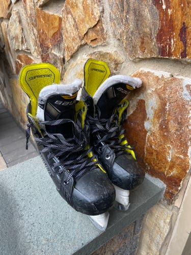 Junior Size 4.5 Used Bauer Supreme 3S Hockey Skates