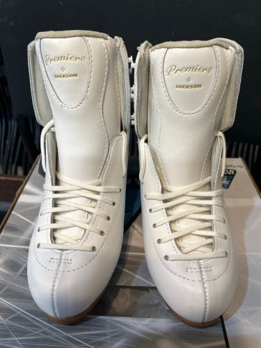 New old stock Jackson DJ 2800 ice skate boots white size 6.5