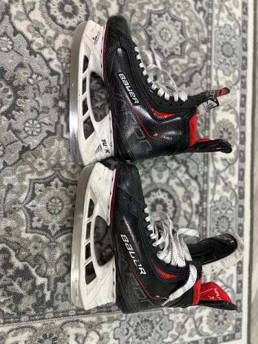 Used Bauer Wide Width  Size 7 Vapor 3X Pro Hockey Skates