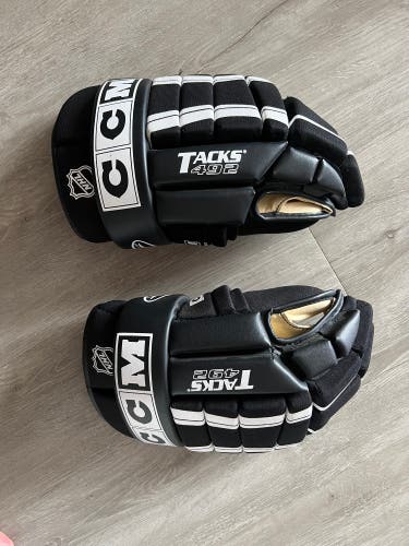 14" CCM 492 Tacks Hockey Gloves