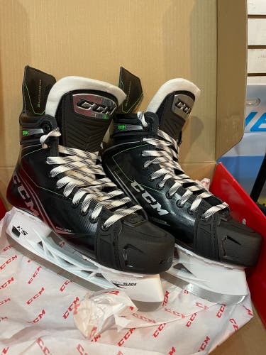 New CCM Regular Width   Size 7.5 RibCor 88K Hockey Skates