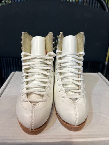 New old stock Harlick white size 12.5 skate boots