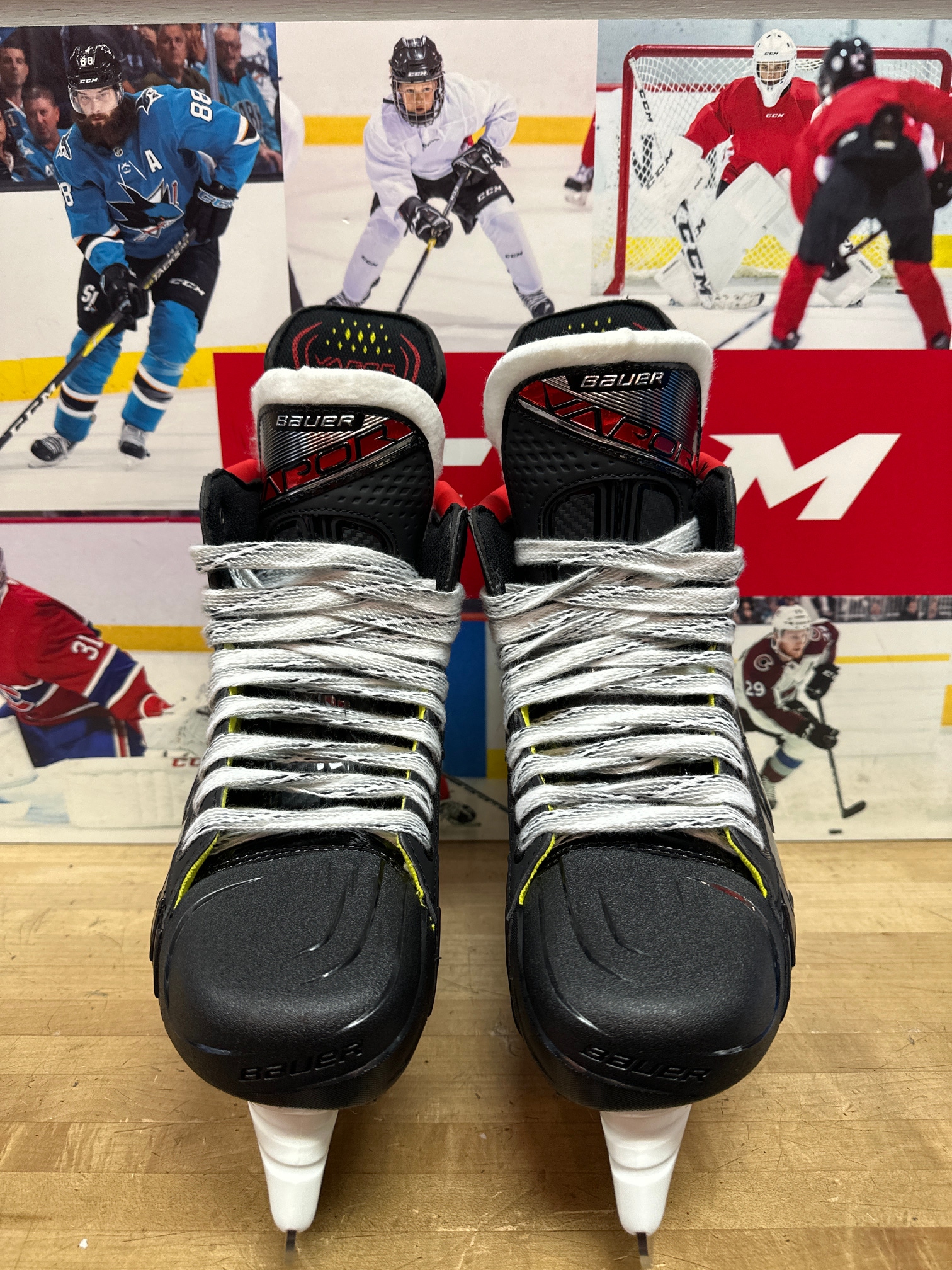 Senior New Bauer Vapor 2X Hockey Skates Size 7.5 fit 3