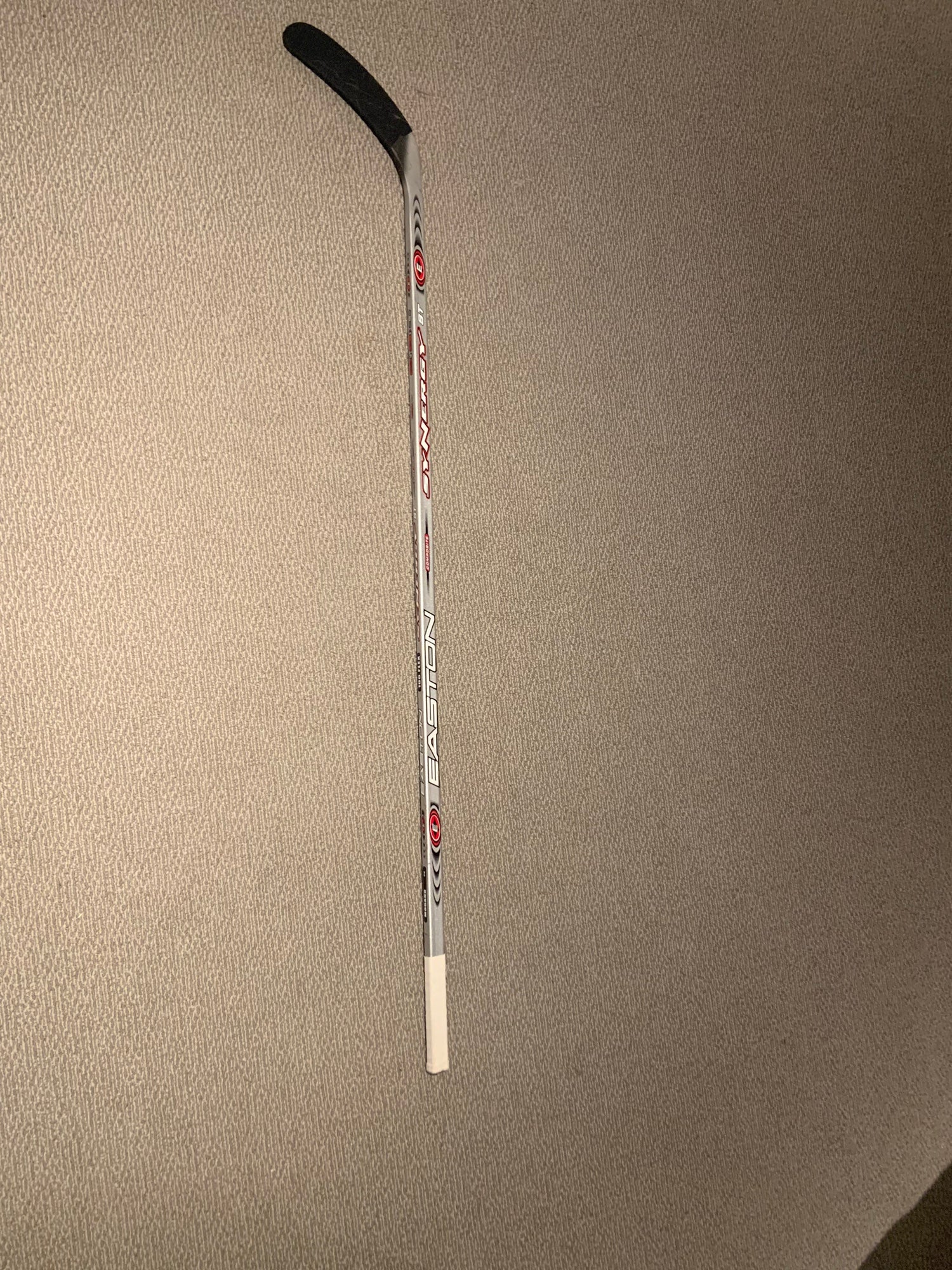 Easton Synergy II Grip hockey shaft with new Drury blade RH