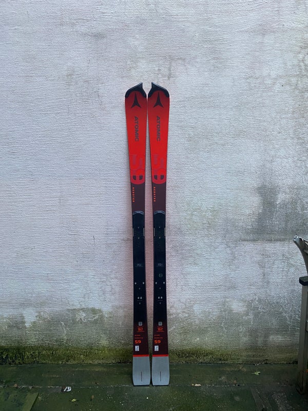 New 2023 Atomic Redster S9 FIS 157 cm