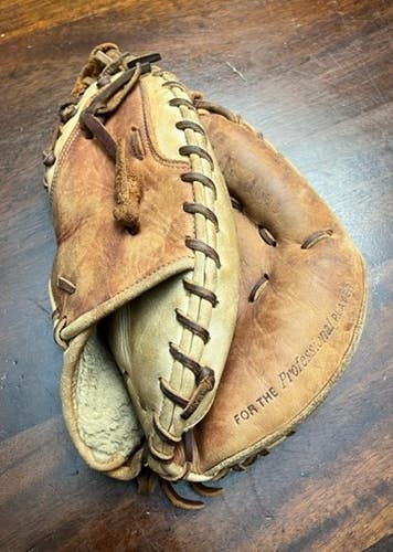 Used Rawlings Right Hand Throw Gold Glove Elite Catcher's Glove 32.5"