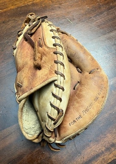 Used Rawlings Right Hand Throw Gold Glove Elite Catcher's Glove 32.5"