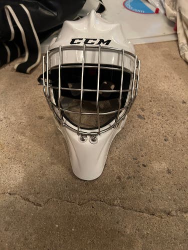 Senior Used CCM 1.9 Goalie Mask Medium