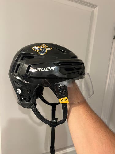 Used Large Bauer  Re-Akt 150 Helmet