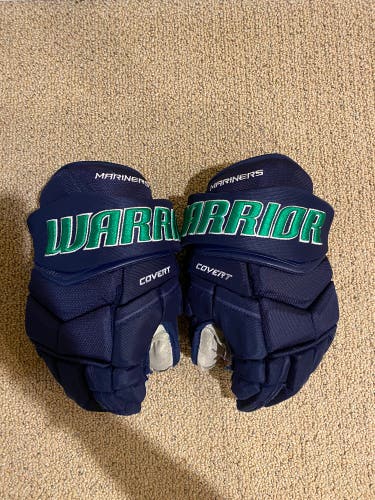 Used Warrior 13" Covert QRE Gloves
