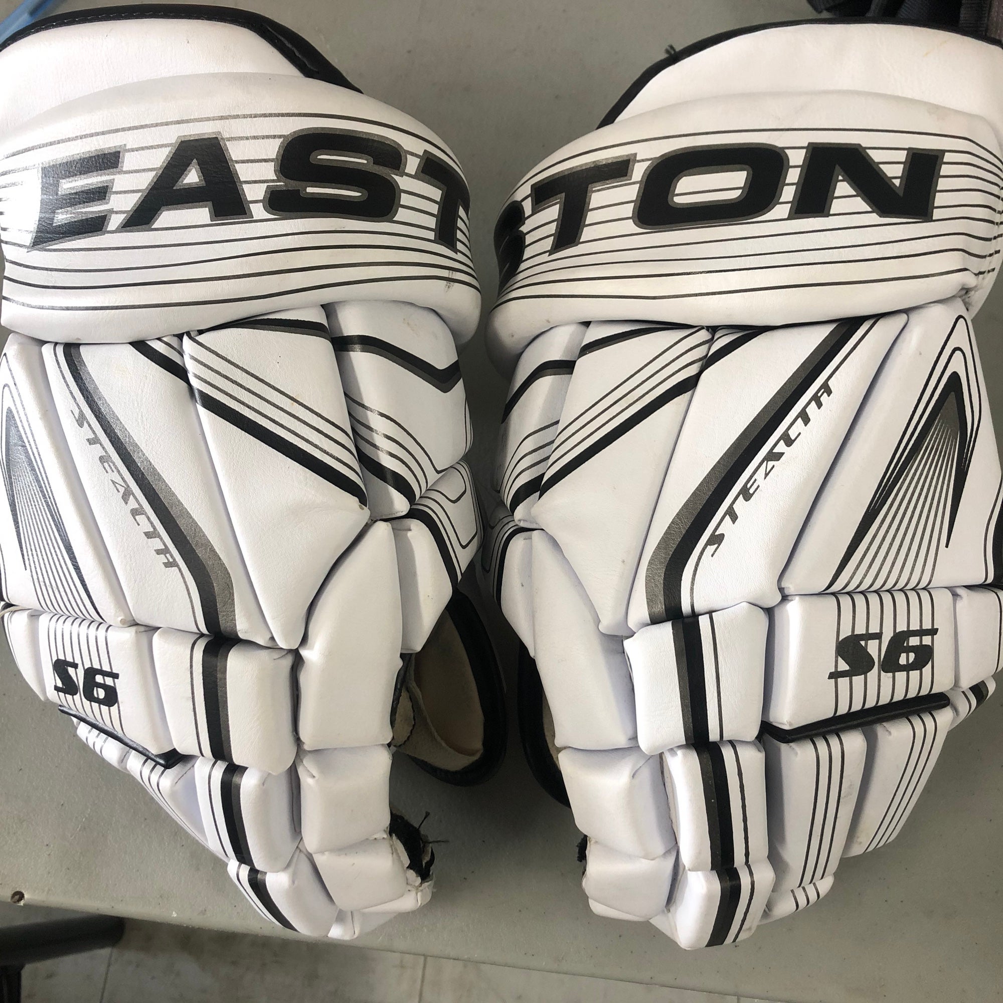 Easton Stealth S7 Hockey Gloves (2008)- Senior