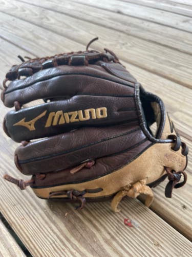 Mizuno baseball glove