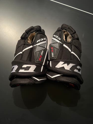CCM jetspeed ft390 gloves