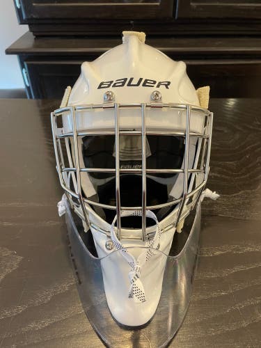 Used Bauer  960 Goalie Mask