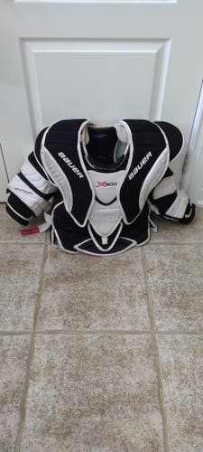 Used Large Bauer Vapor X900 Goalie Chest Protector