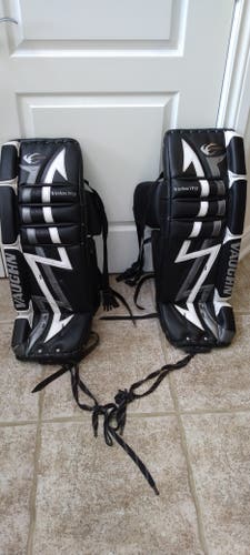 Used 30" Vaughn Velocity 7200 Goalie Leg Pads