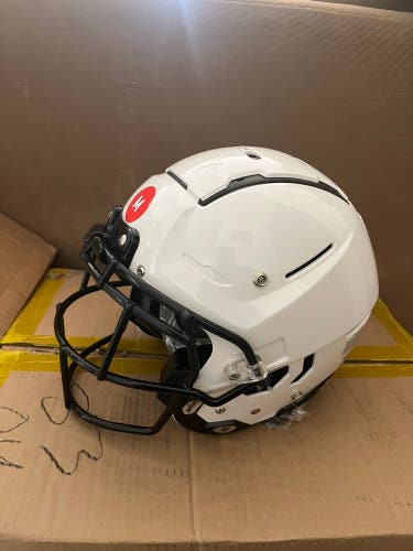 New Medium Schutt F7 Helmet