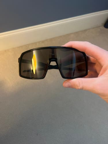 Blacked out Oakley Sutros