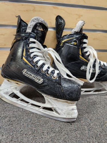 Intermediate Used Bauer Supreme 2S Hockey Skates Size 3