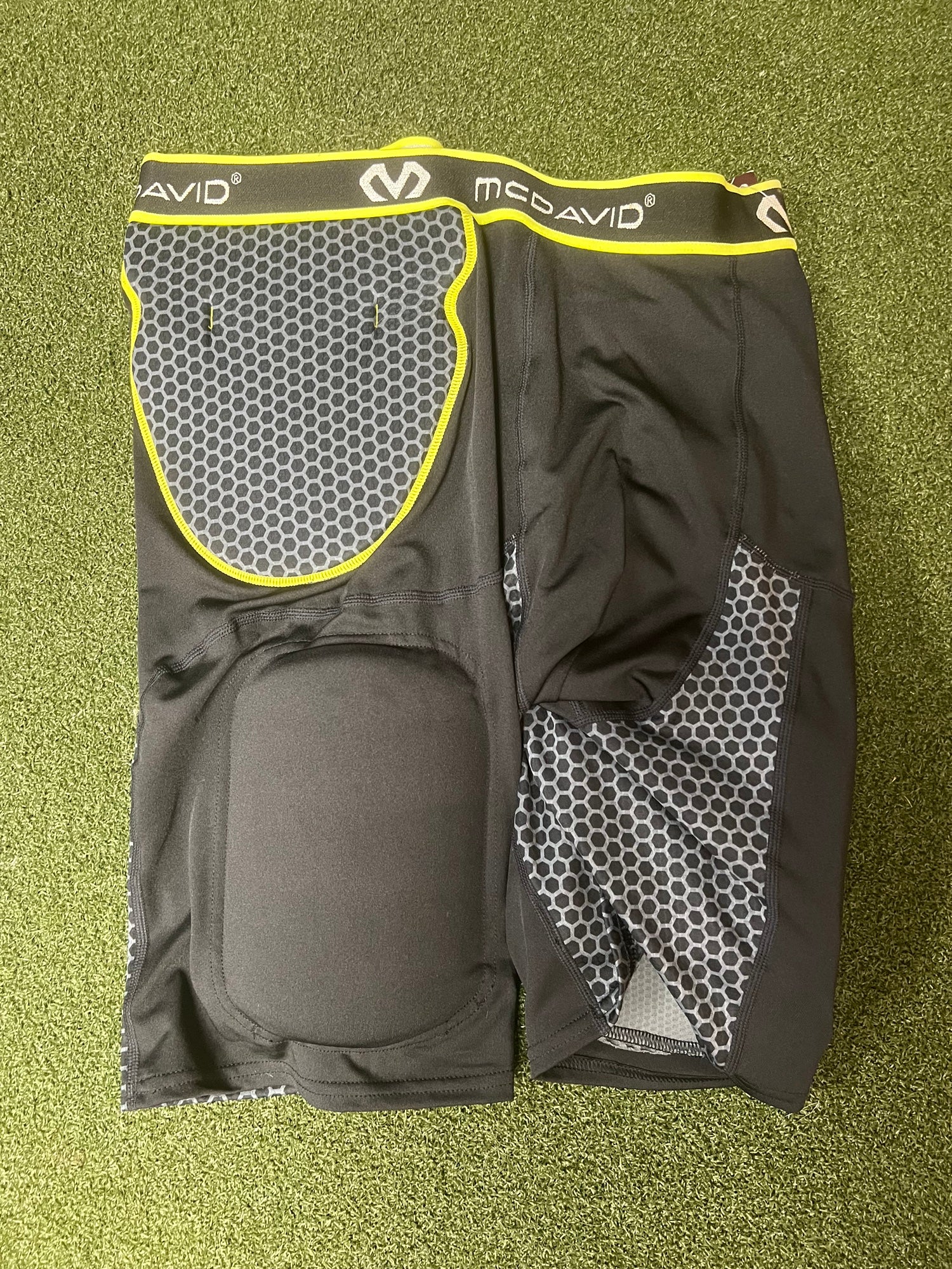 McDavid Rival Youth Integrated Girdle With Hard-Shell Thigh Guards