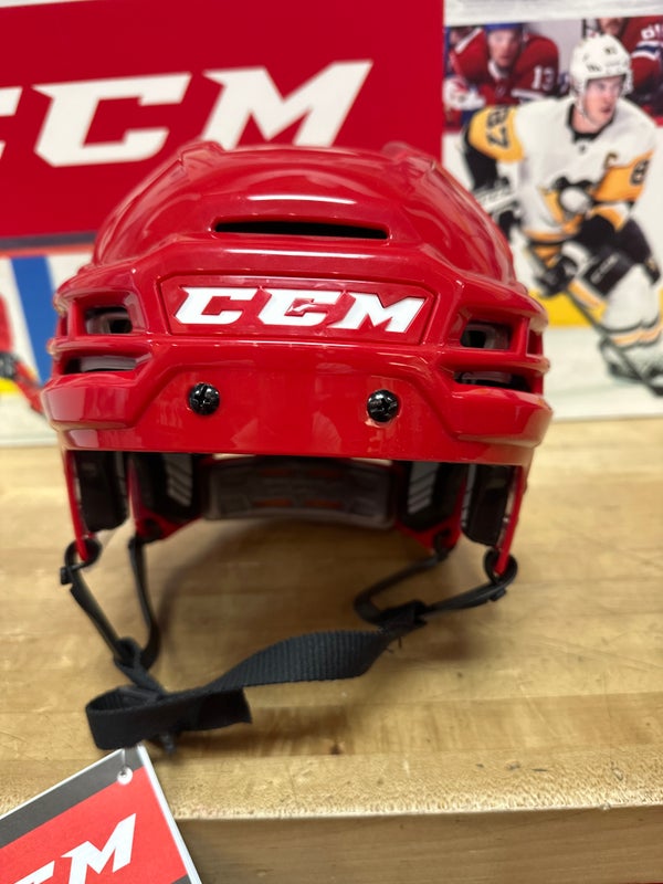 New medium CCM Tacks 910 Helmet