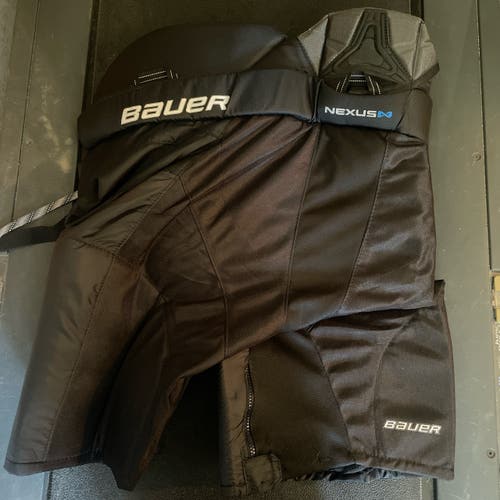 Senior Large Bauer Nexus Hockey Pants
