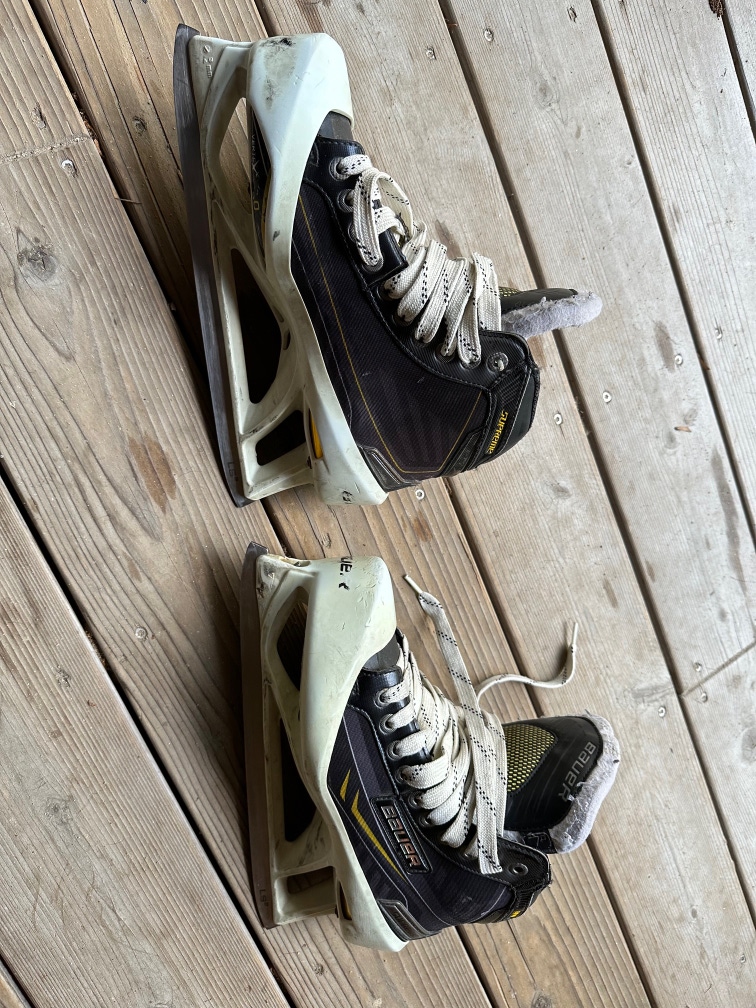 Junior Used Bauer Hockey Goalie Skates Regular Width Size 7