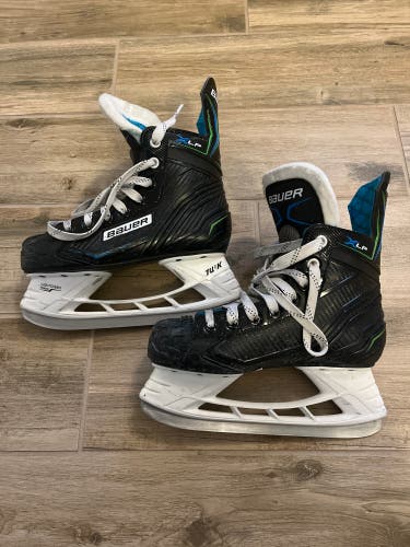 Used Bauer Size 4 XLP Hockey Skates