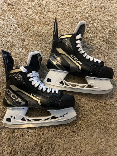 Used CCM Size 8 Tacks AS-570 Hockey Skates