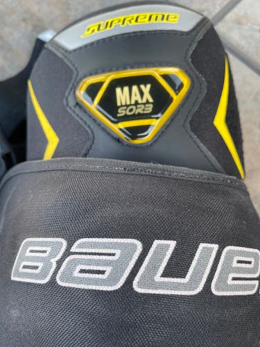 Bauer knee pads