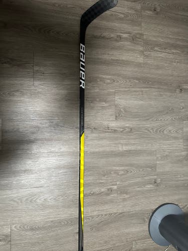 Senior Right Handed P92M Supreme 3S Pro Hockey Stick