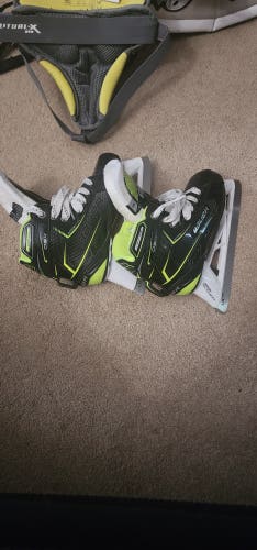 Junior Used Bauer GSX Hockey Goalie Skates Regular Width Size 1