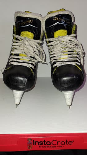 Senior Used Bauer Supreme S29 Hockey Skates Regular Width Size 8.5