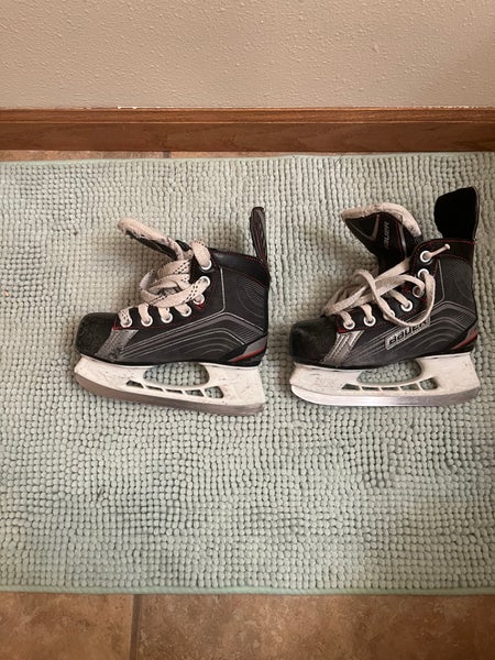 Youth Used Bauer Vapor X200 Hockey Skates Size 12