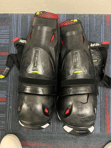 Used Bauer Vapor Hyperlite Shin Pads