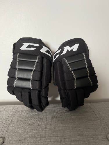 Junior CCM Hockey Gloves