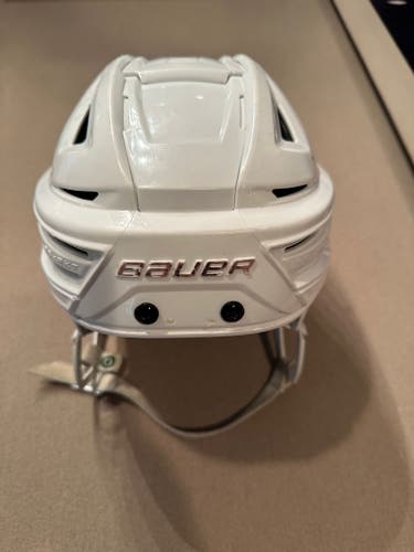Bauer Re-Akt 150 Used Medium Helmet