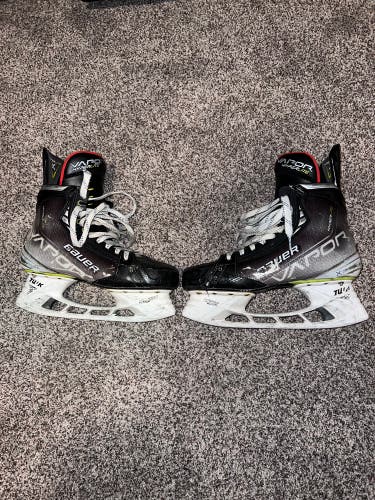Used Bauer Size 8 Vapor Hyperlite Hockey Skates with Two Sets of Steel