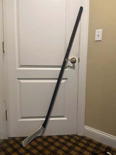 PRO REDLINE HOCKEY STICK PATRICK KANE 70 FLEX RH