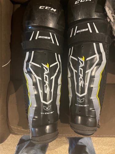 CCM hockey shin guards