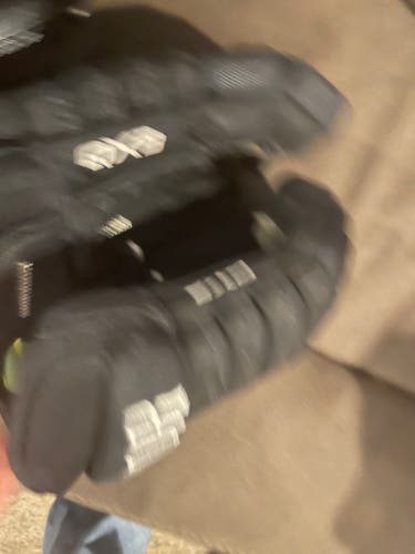 Used Warrior 15"  Alpha QX3 Gloves