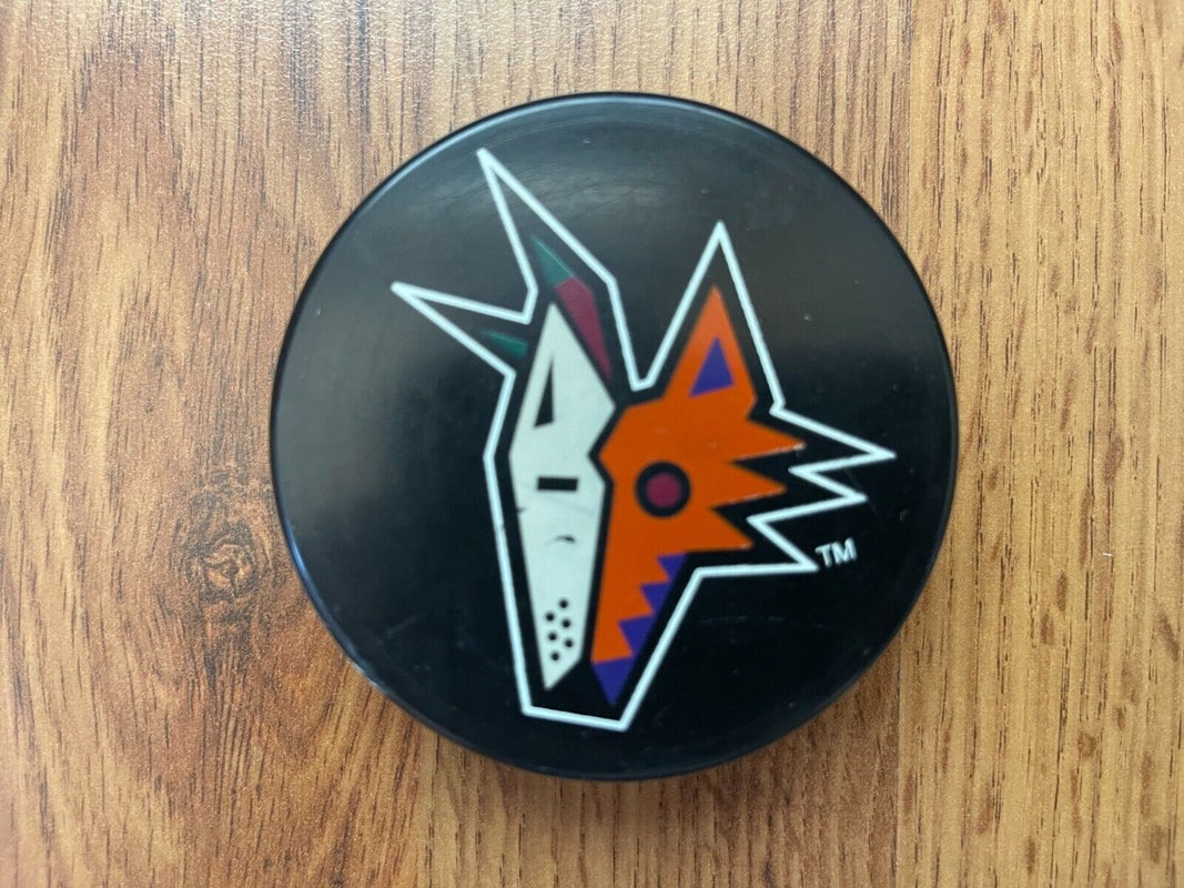 Arizona Coyotes NHL HOCKEY SUPER VINTAGE Third Logo Collectible Hockey Puck!