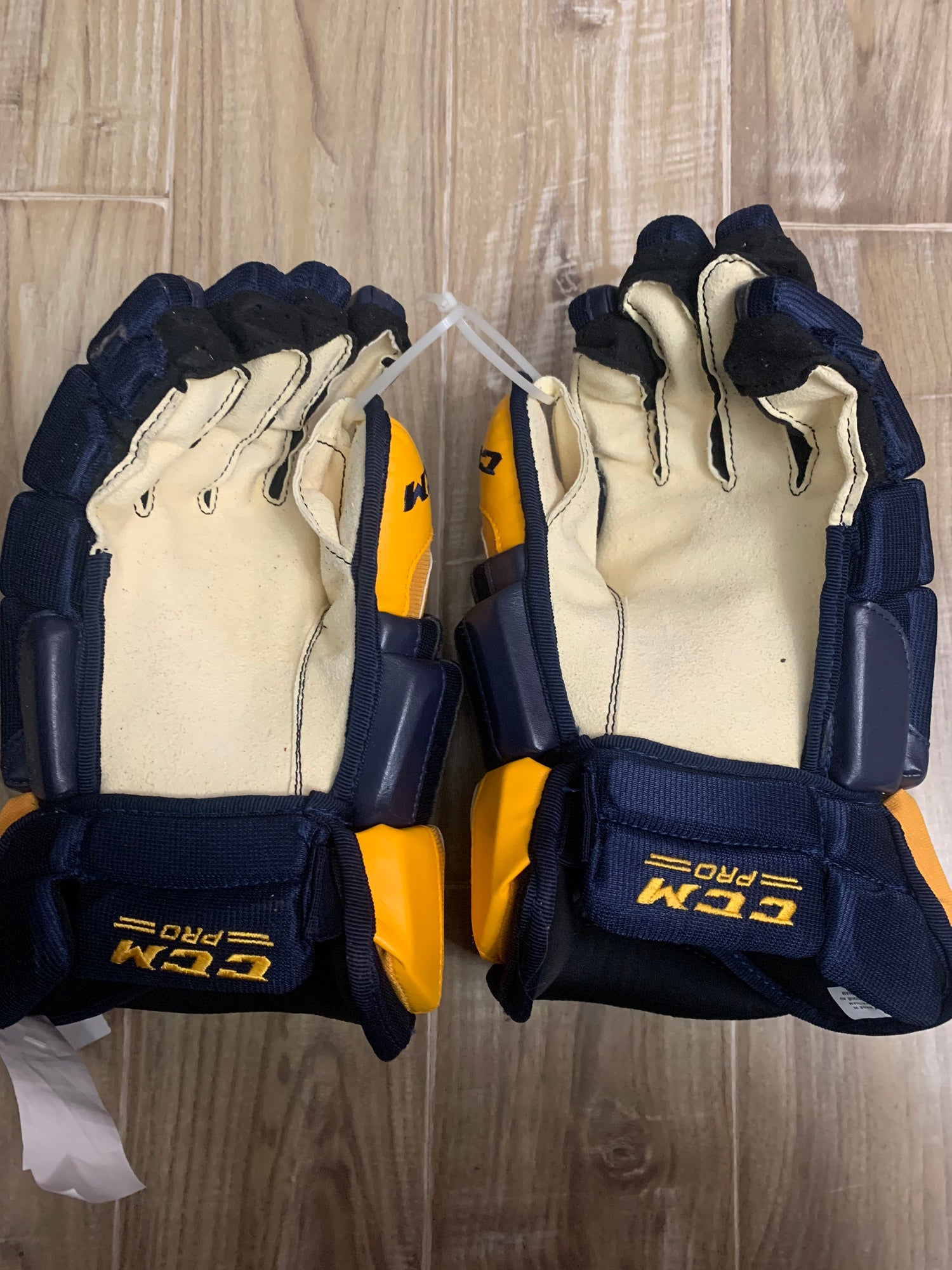 CCM 15 Pro Stock Pro Model Gloves - Seth Jones Nashville Predator